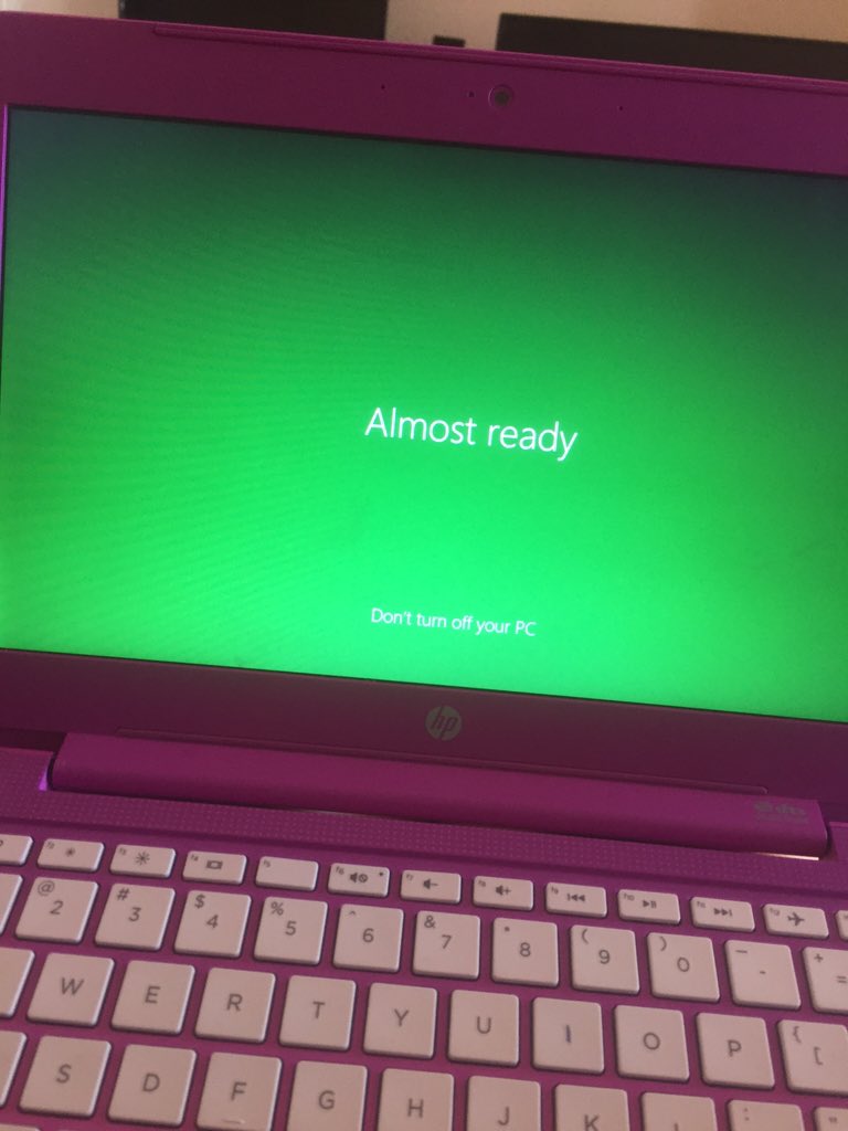 rachglitternice's tweet photo. Instead of working I'm having to reset my daughters laptop. #meh #tec #lifeissohard https://t.co/AyYHbFtJec