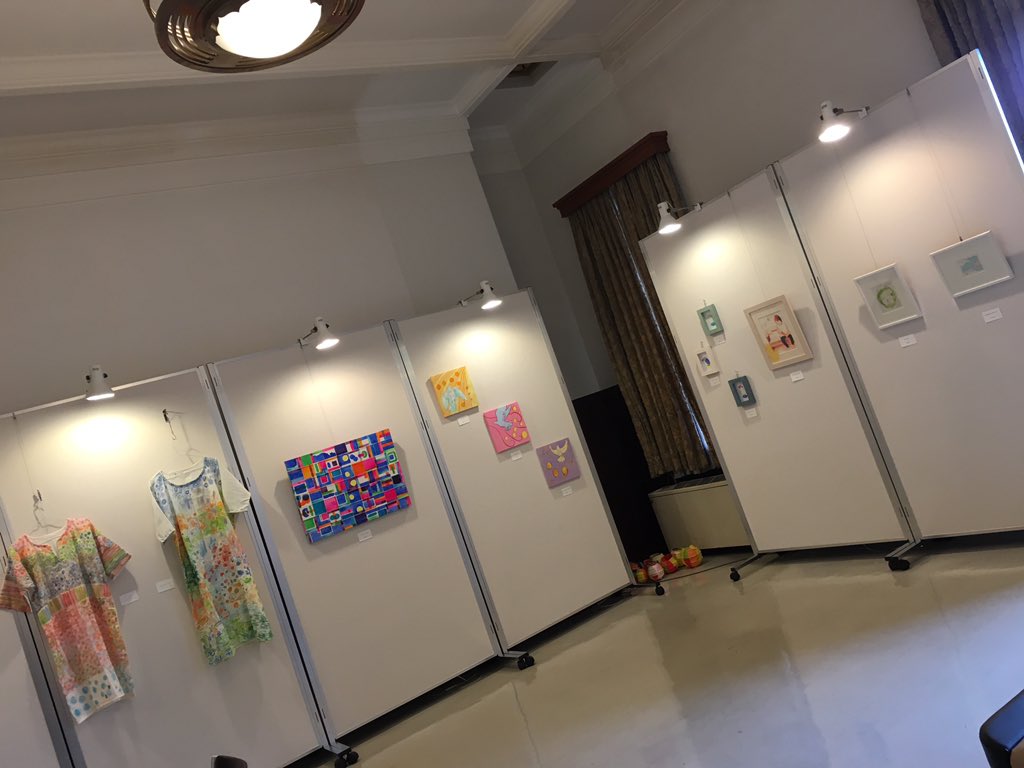 suzukiyuko00's tweet photo. 自由形展Chap.5、無事スタートしました。 https://t.co/u79Tar1hPH
