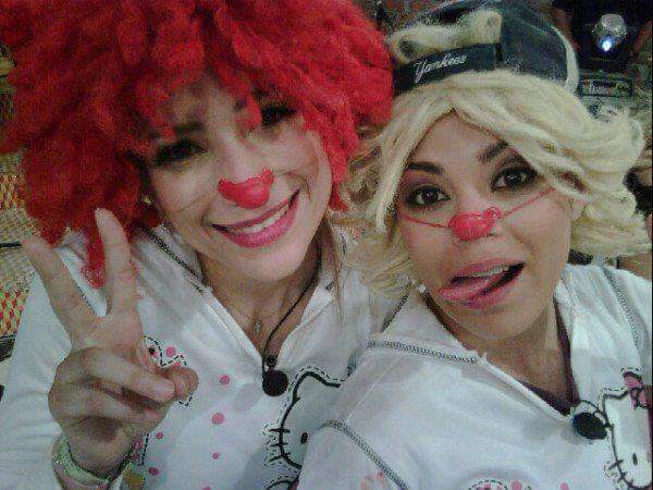 SaraiPalomo's tweet photo. #Armin💙💛👭😁😘👏#Jazby💙❤👭😁😘👏#Wermin💙💗👭 https://t.co/loFjm9aFFh