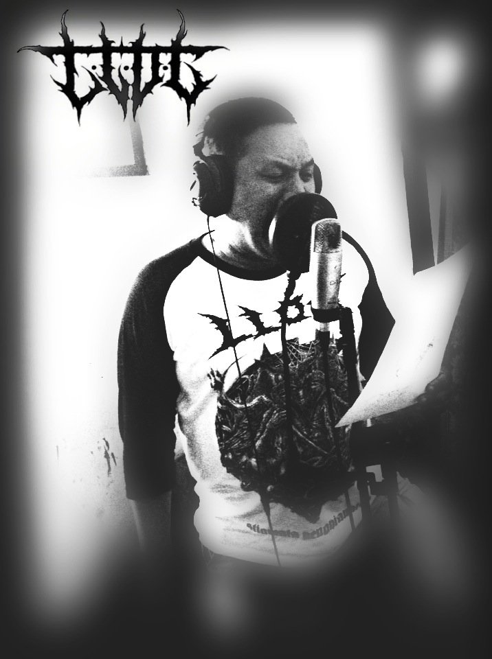 LLOGofficial's tweet photo. @boynazrael take vokal buat album mass law hate... semangat gais.. https://t.co/f10vDlbq3l