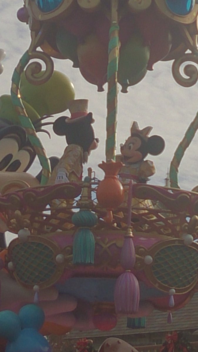 ディズニーで忘年会なう。