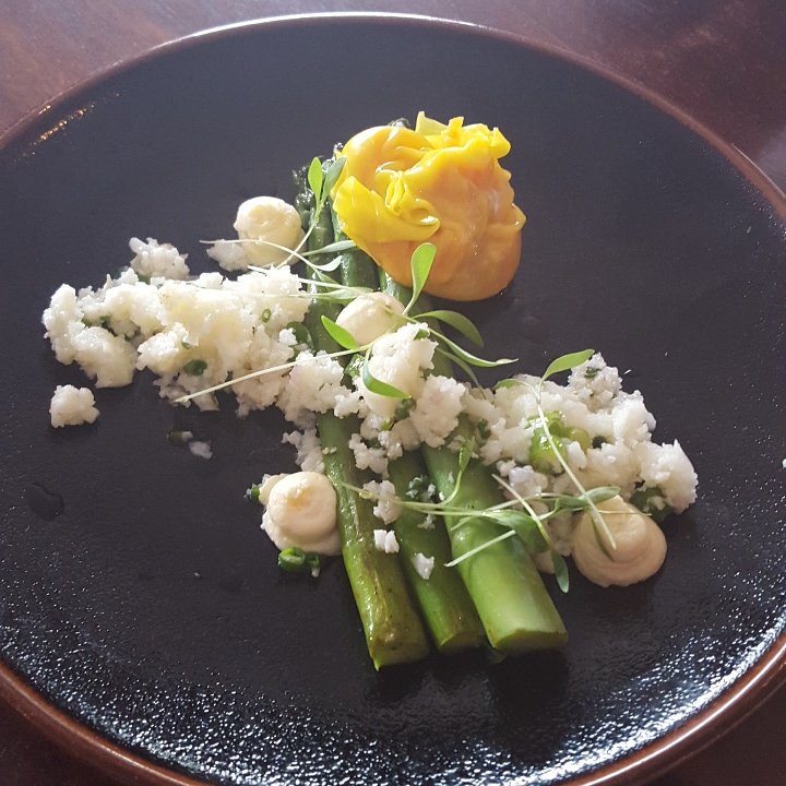 Kim86Young's tweet photo. something vegeterian?Grilled Asparagus, sweet potato and egg yolk parcel w a parmesan mousse @chef_kimyoung https://t.co/1XNFyWqCBE