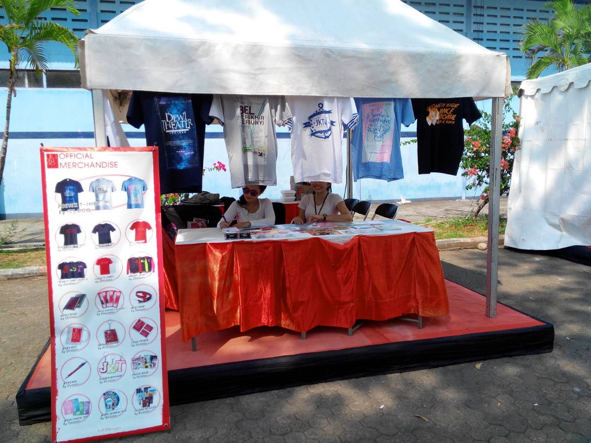 [INFO] Buat yang nonton konser #JKT48Samudra Makassar jangan lupa datang ke Official Merchandise Booth di venue