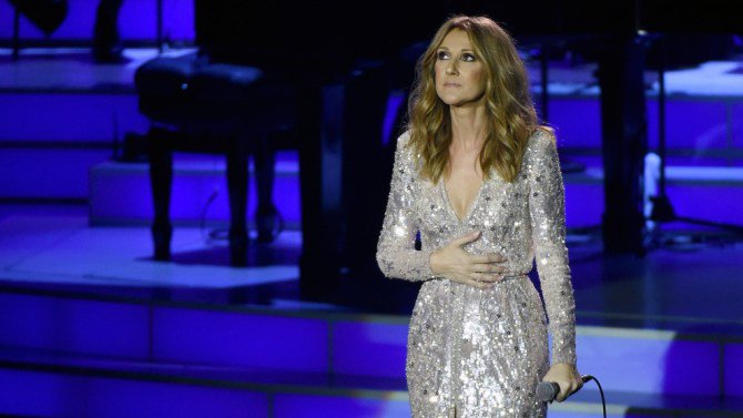 nmasunivision's tweet photo. .@celinedion honrará a las víctimas de los ataques de #París en los #AmericanMusicAwards. https://t.co/bOhlyGlAGc https://t.co/TK4QqNlPyc
