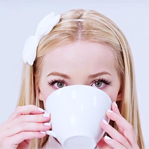 AnaGomez005's tweet photo. Tu sonrisa es la q ilumina mi alma tu llanto es la tormenta que destryue mi corazon @DoveCameron https://t.co/mwNhXzX9wA