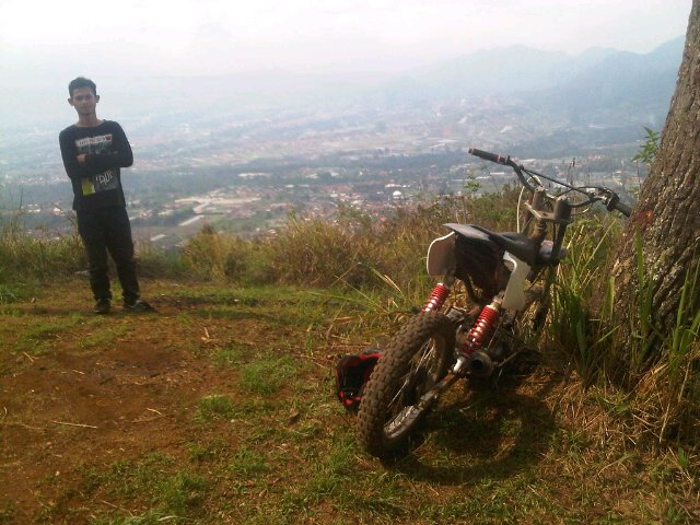 Punten ahh mau nyetting dl motor hihihii :p <a href="/gilang_hady/">Boski</a> @FarisAlfano