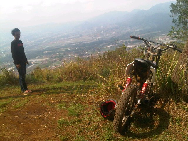 Punten ahh mau nyetting dl motor hihihii :p <a href="/gilang_hady/">Boski</a> @FarisAlfano