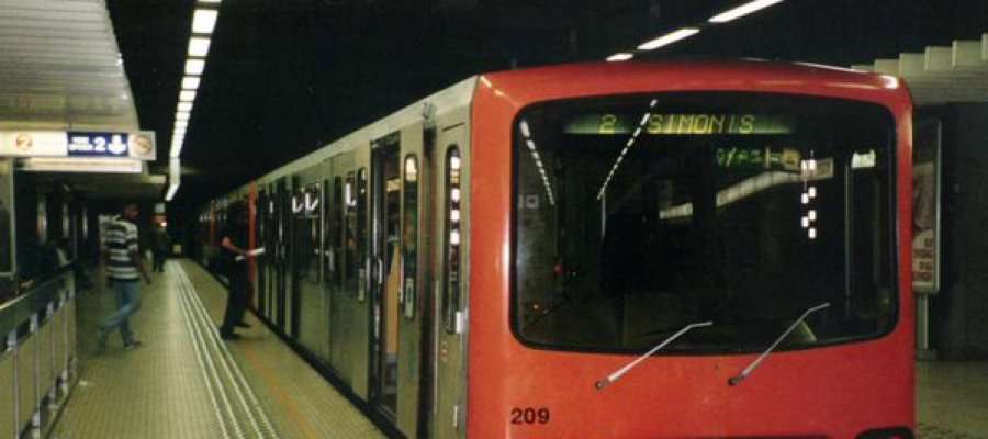 OndaCero_es's tweet photo. El metro de Bruselas no circula hoy ante el "riesgo inminente" de atentados https://t.co/kdxpjapzCT https://t.co/hPT80vgm50