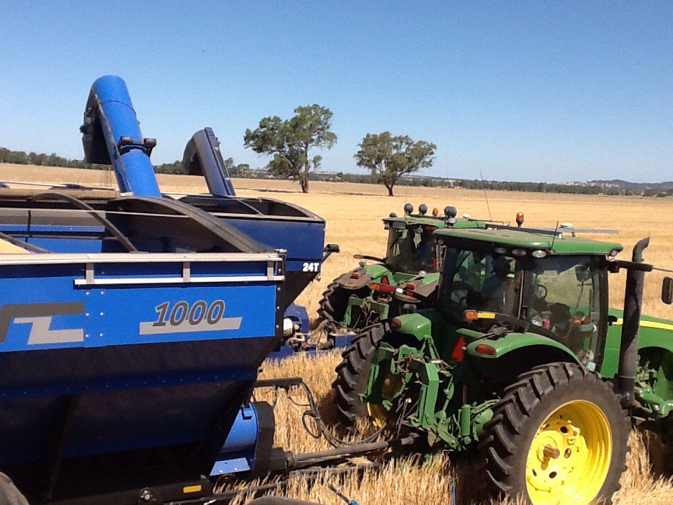 grassrootsag's tweet photo. The big blue hoover picking up 6t+ Hindmarsh with ease today, even when flat on the ground @AerodromeAg #rowspacing https://t.co/16S6V7dLCo