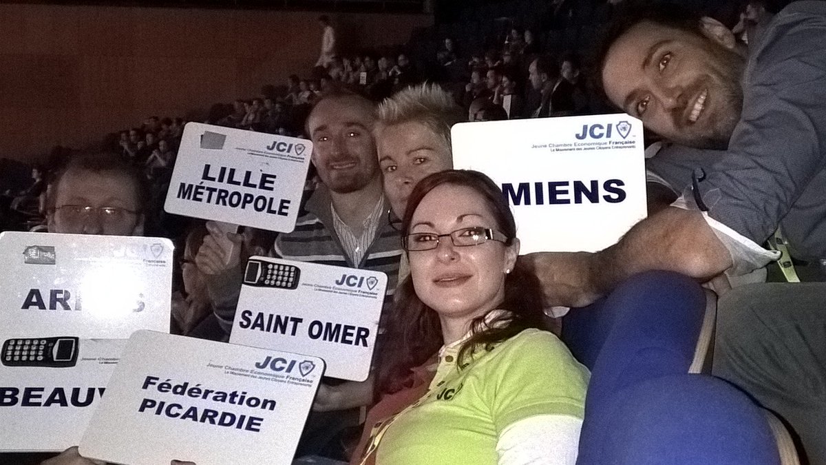 Nous sommes fiers de représenter notre nouvelle région #NordPasDeCalaisPicardie en AG de la #JCEF #Dijon2015 #JCI