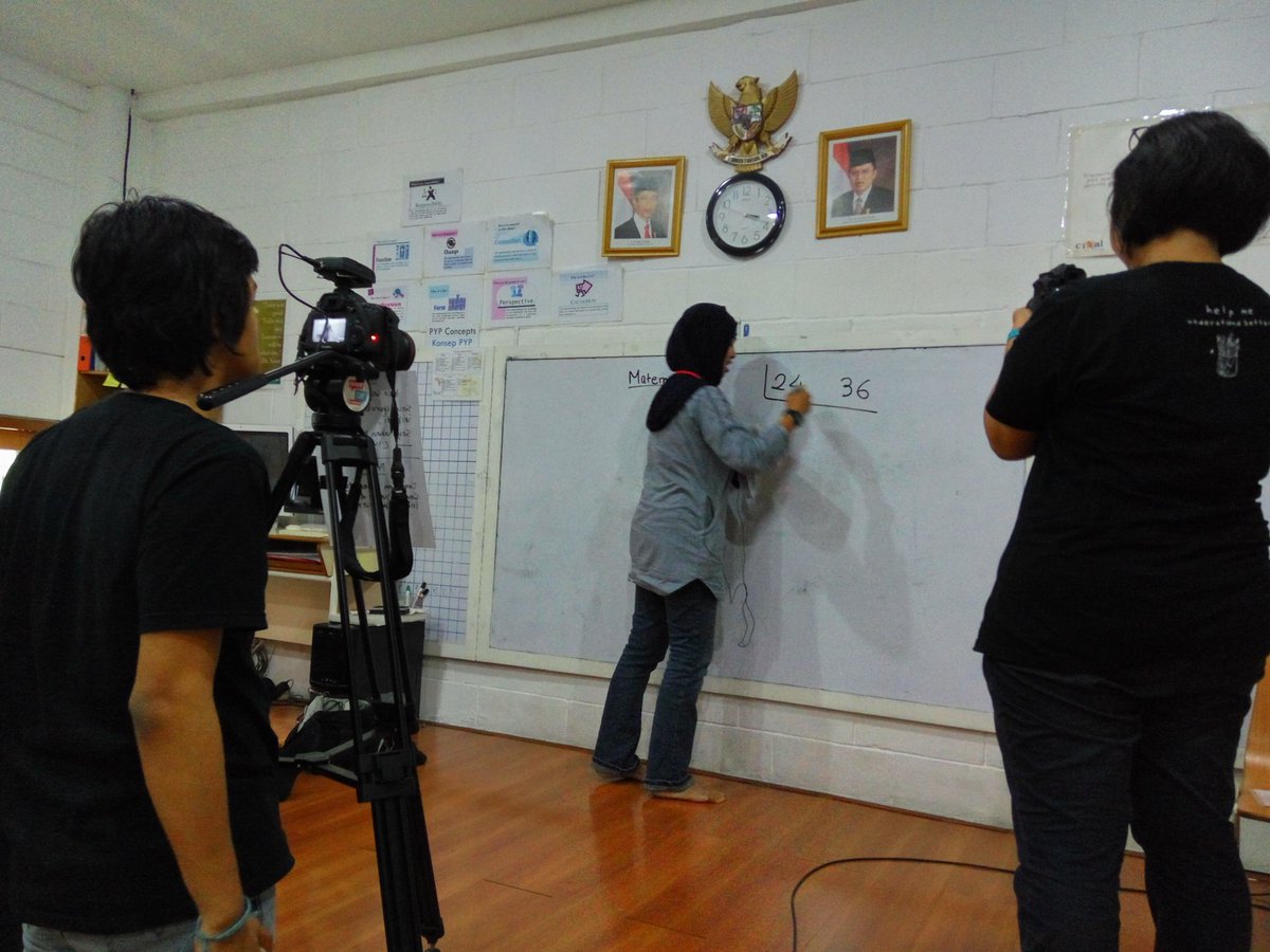 inibudiorg's tweet photo. Ibu Ais #guruberbudi di #TPN2015 sdg syuting KPK @KampusGuruCikal @bukik https://t.co/TbDwMO3SpL