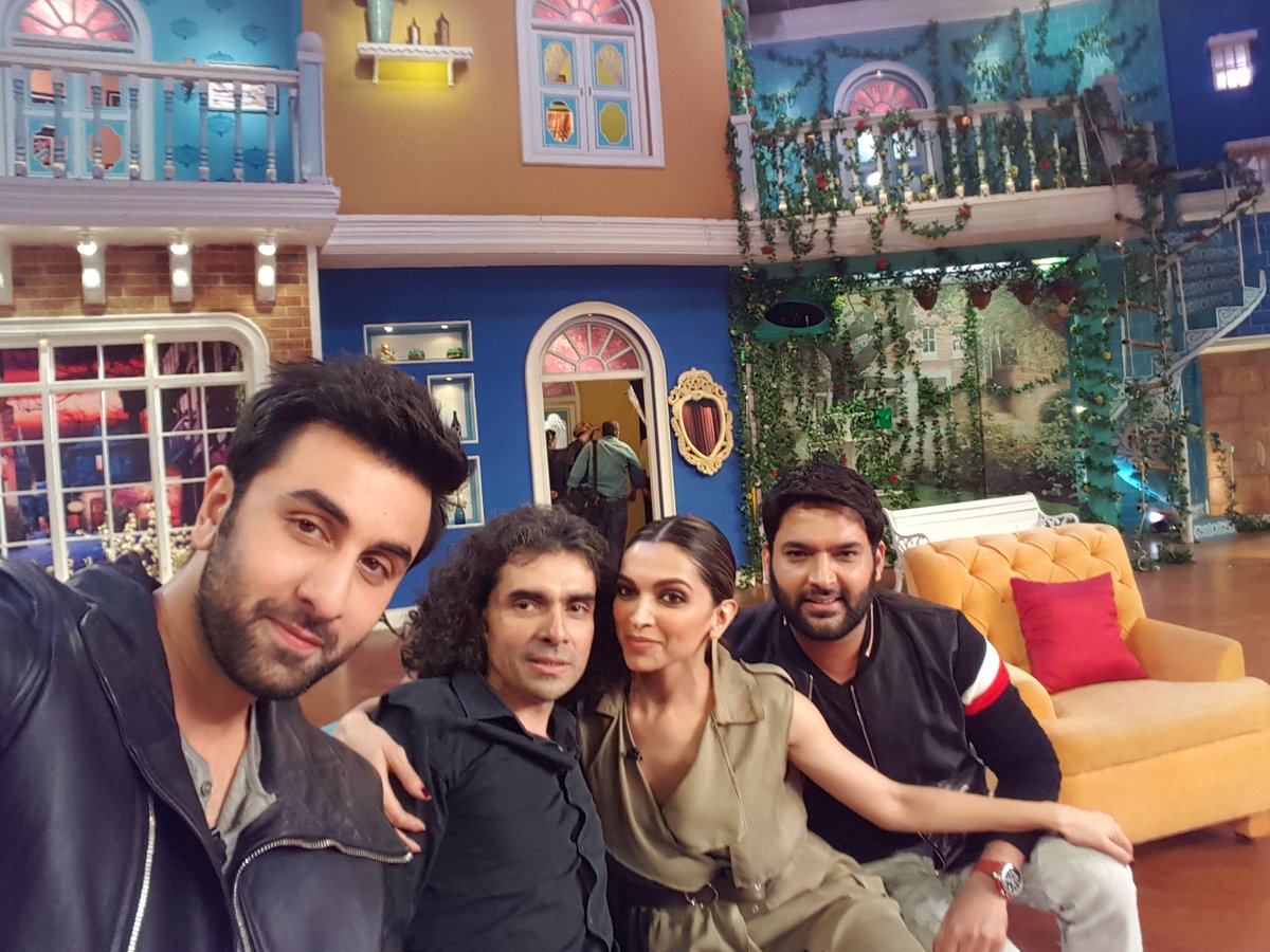 Who took best selfie ? Kapli Sharama or Ranbir Kapur ?? 