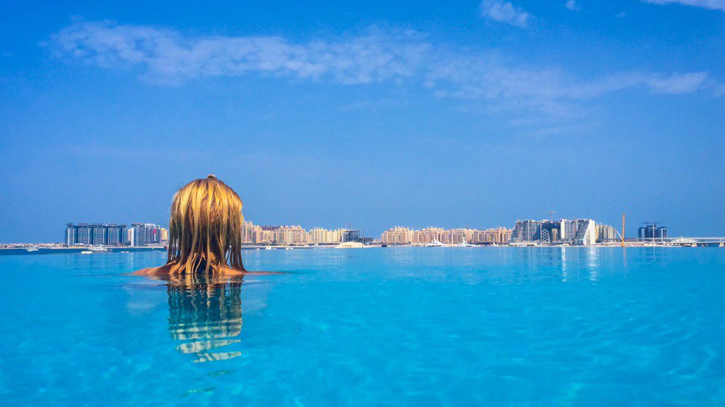 atpheathcote's tweet photo. RT @theplanetd: Wow! Looking over The Palm from our infinity pool at @Habtoor_Grand in Dubai. #expediathingstodo https://t.co/RZpP4iDk22