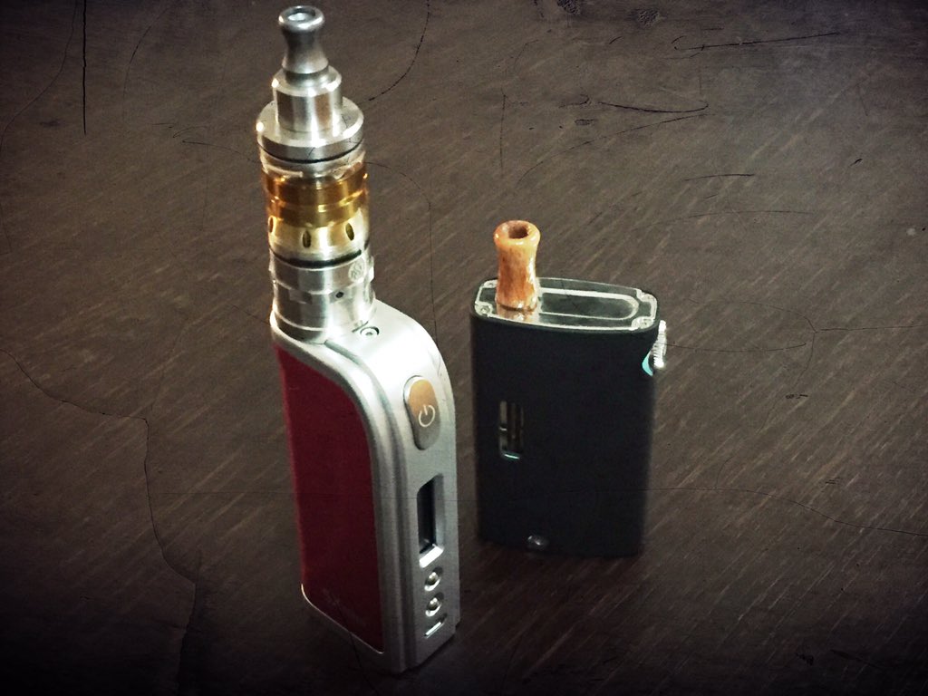 Luis_eXe's tweet photo. #SXminiMclass #eGripOledRBA #kayfun4 #svoëmesto #vapeworld #vapelife #vapers #vapeporn #vapitaly #weekclouds 🌬💨💨💨 https://t.co/hLmvNlEh20