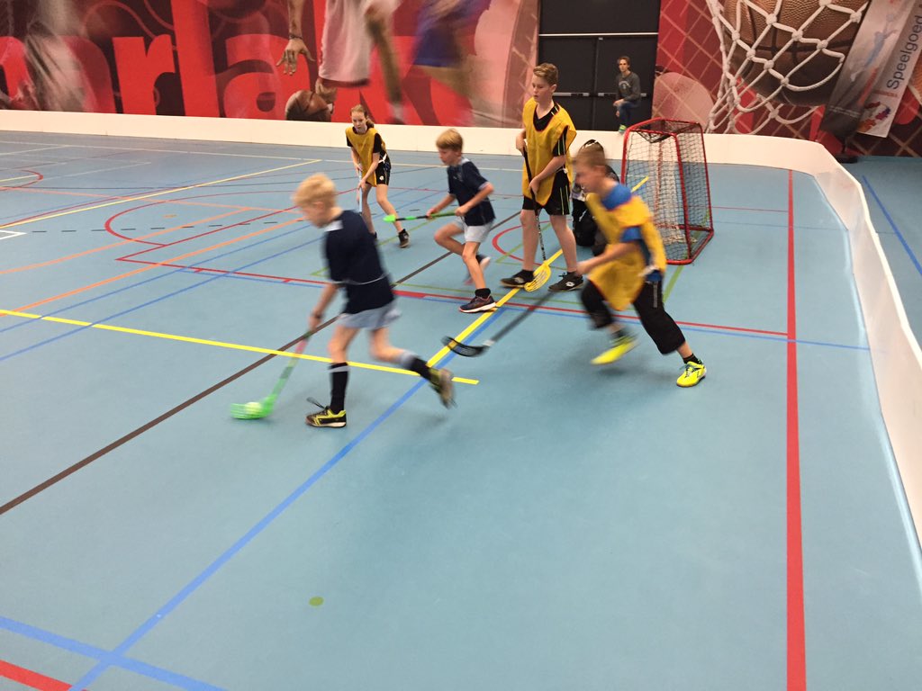 Onze toppers van D1 zijn ook begonnen met hun eerste #floorball wedstrijd van vandaag! #haren