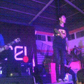 Meup_divison's tweet photo. Anggi ariadi On stage ShowCase Purwokerto \MD/ https://t.co/Bw7v1eALCf