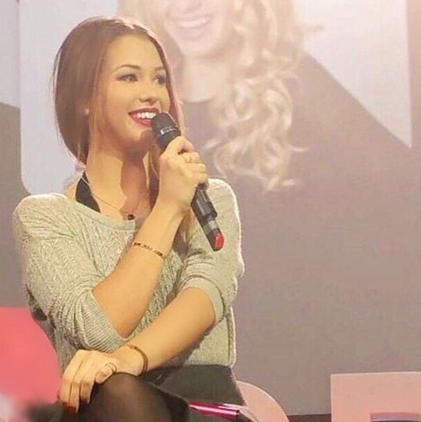 LiseBtz's tweet photo. Être fan ne s'explique pas sa se vit 💫👥💞🙈😘 #Enjoyeuse @enjoyphoenix https://t.co/p1NsgZT54G