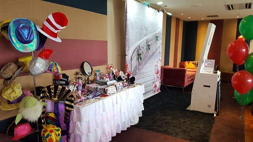 Photobrations's tweet image. Our setup tonight at the lovely Mattara @ Charlestown, for the RAAF Base Christmas Party.