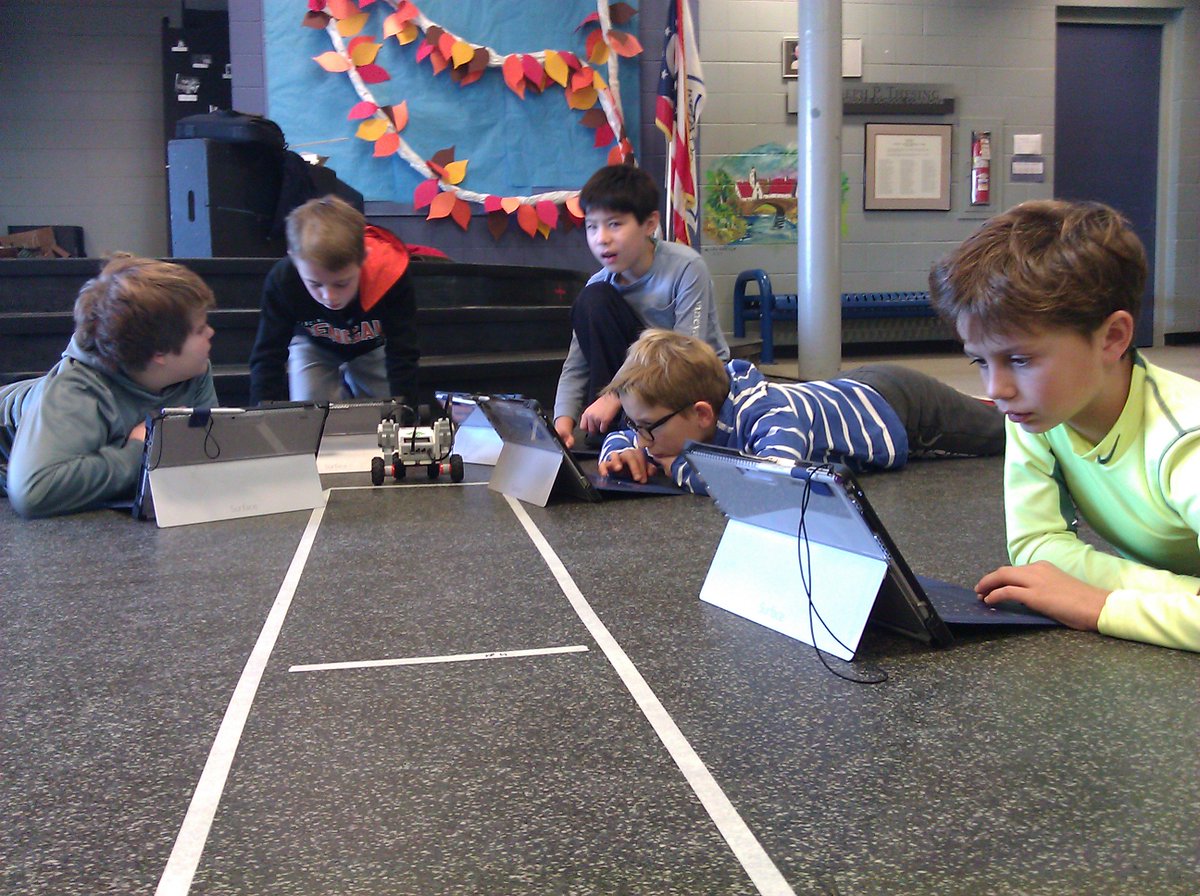 eduMakerCincy's tweet image. Saturday morning dedication, MS #Robotcs teams running distance calibrations @CountryDay @CCDSathletics