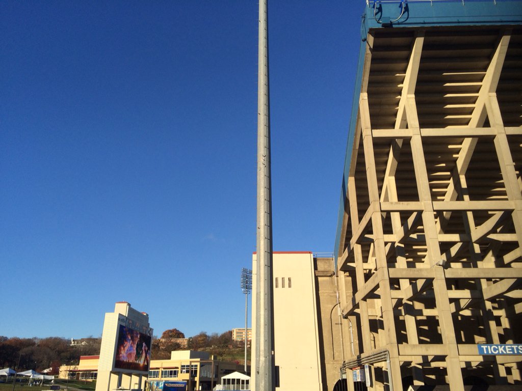 JohnHoltNews's tweet image. #GameDay for @KU_Football on a sunny warm #Lawrence AM! Let's do this! @KUAthletics @kualumni #EarnIt #KUvWVU