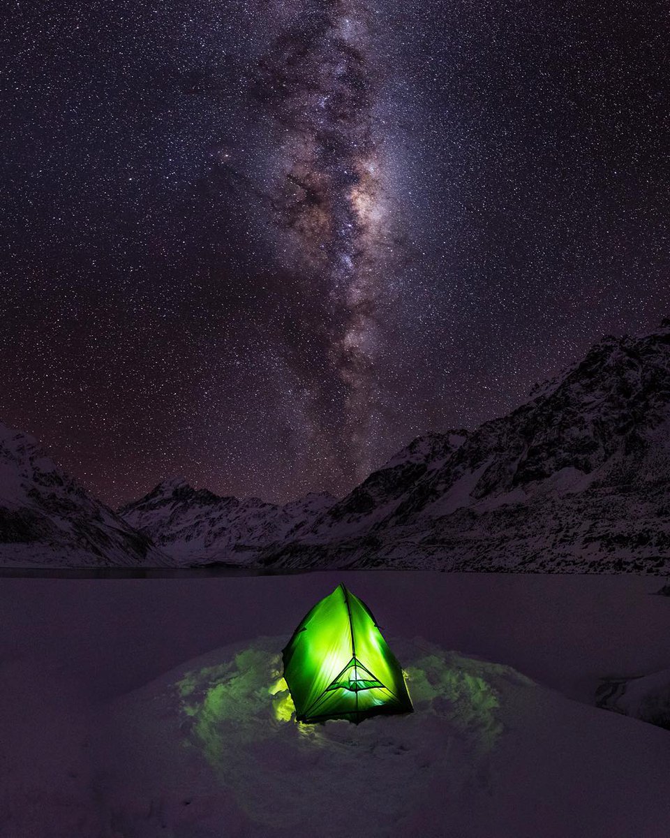 EarthPix's tweet photo. The stars above Mount Cook National Park, New Zealand | Photo by @VFpictures https://t.co/6OIFIyVmPl