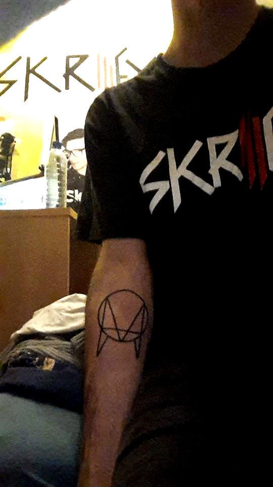 DISTORD2AD on X: "My Name Is Skrillex. ♫♥ #Skrillex #tattoo #4Ever  https://t.co/fTqsl0JRkN" / X