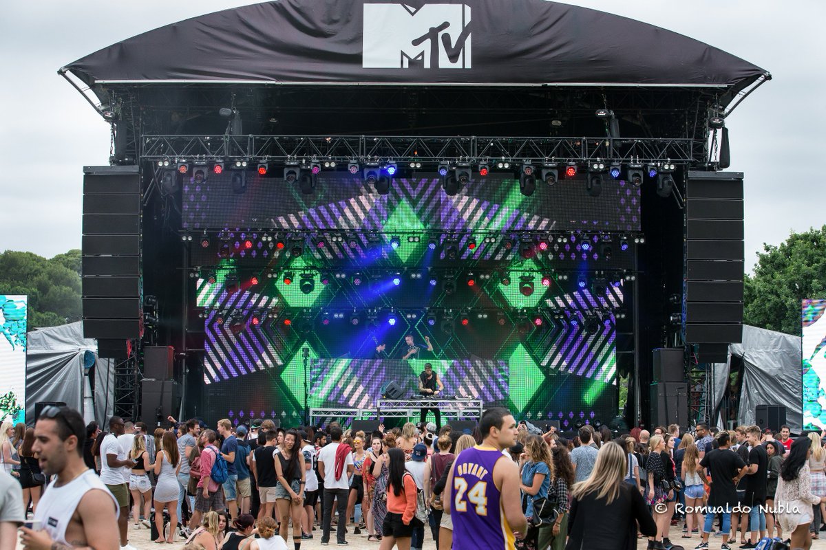 shutterbugxxxx's tweet photo. Having a great time listening and eating @MTV Beats and Eats
#didiercohen #romualdonubla #studiomorplus https://t.co/zRWbfyfZal