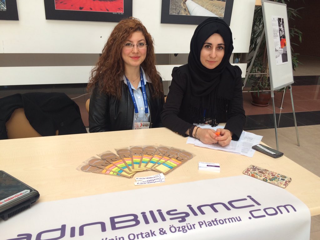 kadinbilisimci's tweet photo. Standımızda yerimizi aldık. Tanışmak isteyen tüm #kadinbilisimci'leri bekliyoruz ☺️ #devfest #devfeststudent https://t.co/SZ1SnkSrwp