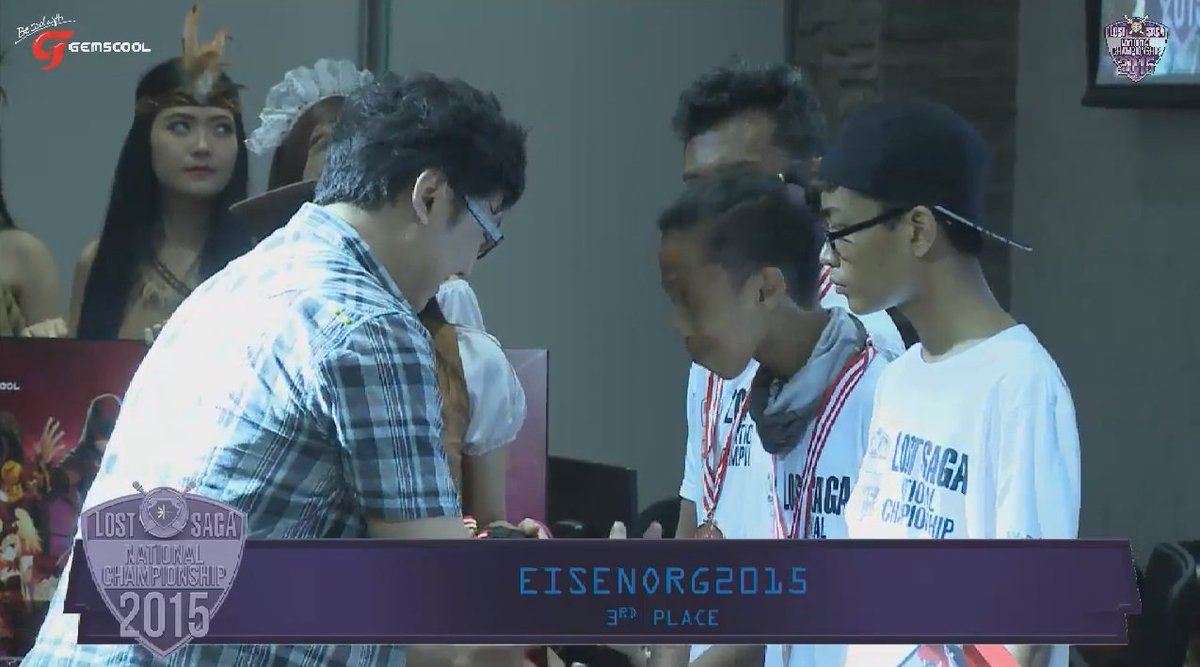 KreonGemscool's tweet photo. Selamat kepada juara 3 EISENORG2015 dan membawa 20 juta rupiah! #LSNC2015 #LIVEREPORT https://t.co/uvhYwrxYez https://t.co/4dvaYqbxss
