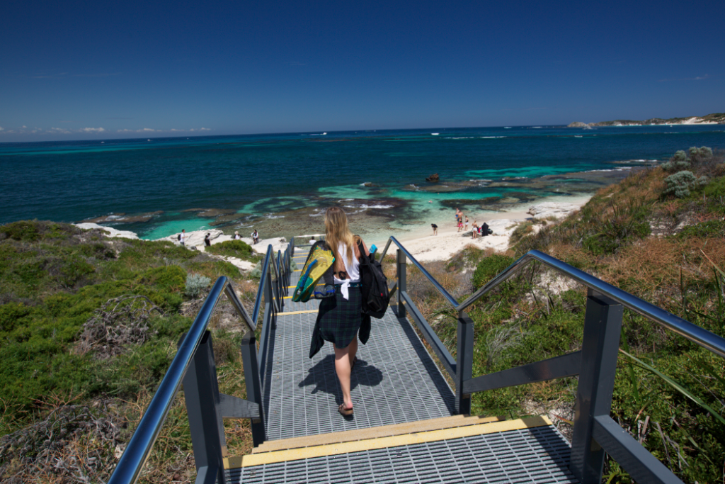 sam_clarkey's tweet photo. Quokkas, beaches, snorkeling &amp; more! – Rottnest Island, Western Australia https://t.co/WjlfzgAyxt https://t.co/TYbvYC51C2