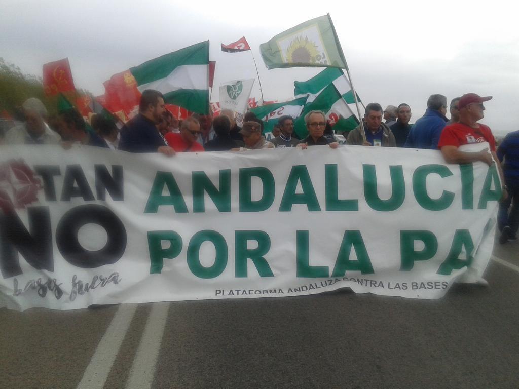 OTANno_AND's tweet photo. Hoy somos miles en la Marcha a Morón. #OTANnoBasesFuera https://t.co/TFebnwmWHF