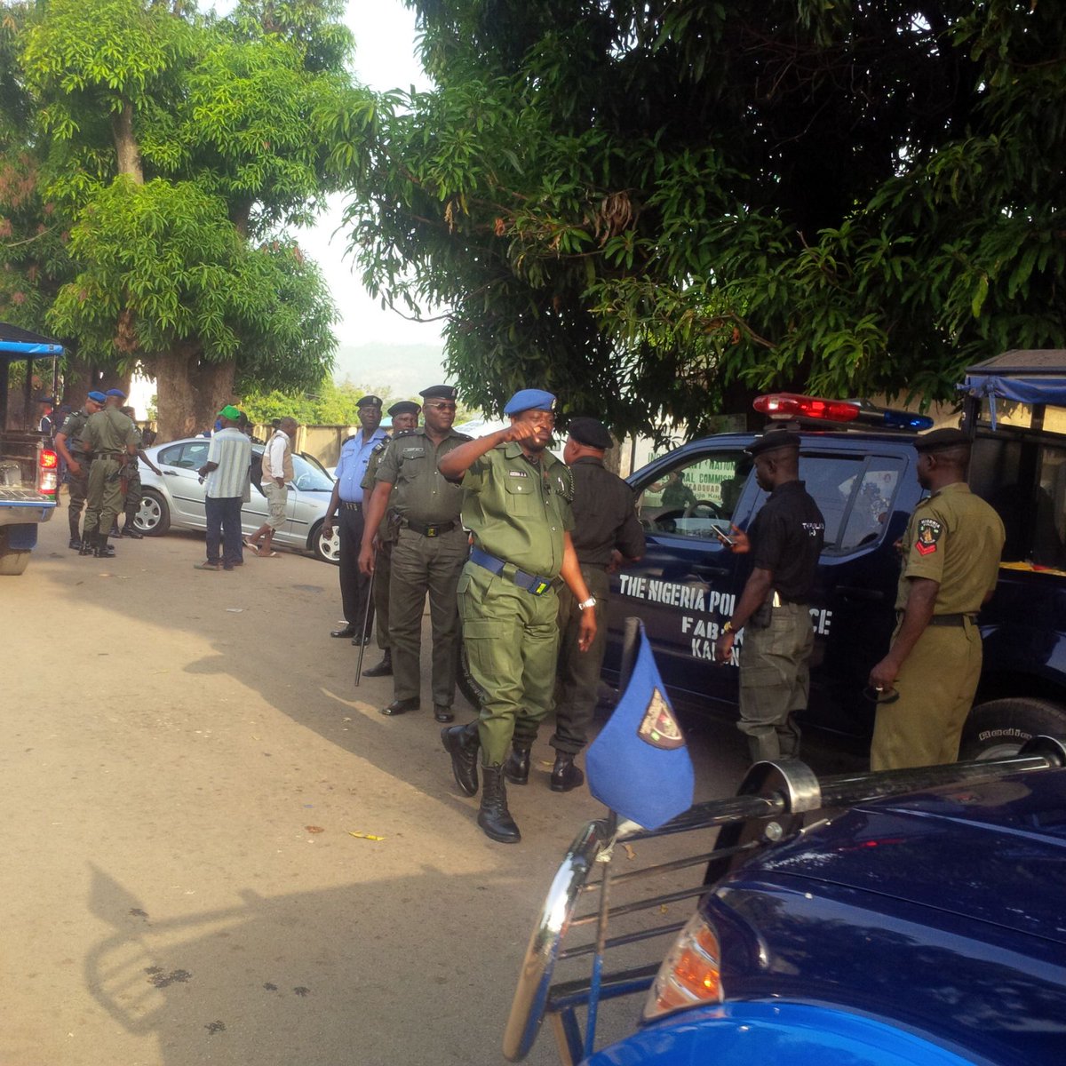 LadyOMary's tweet image. #KogiUpdate: 
In case you missed it, the Military laid siege on Lokoja Road, this morning.