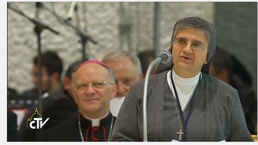 pfse_auxilium's tweet photo. @PinaCore chiede a #PapaFrancesco consigli per noi #educatori a #CongressEducat
Vocazione a stare in periferia! https://t.co/SnrfJFT0uo