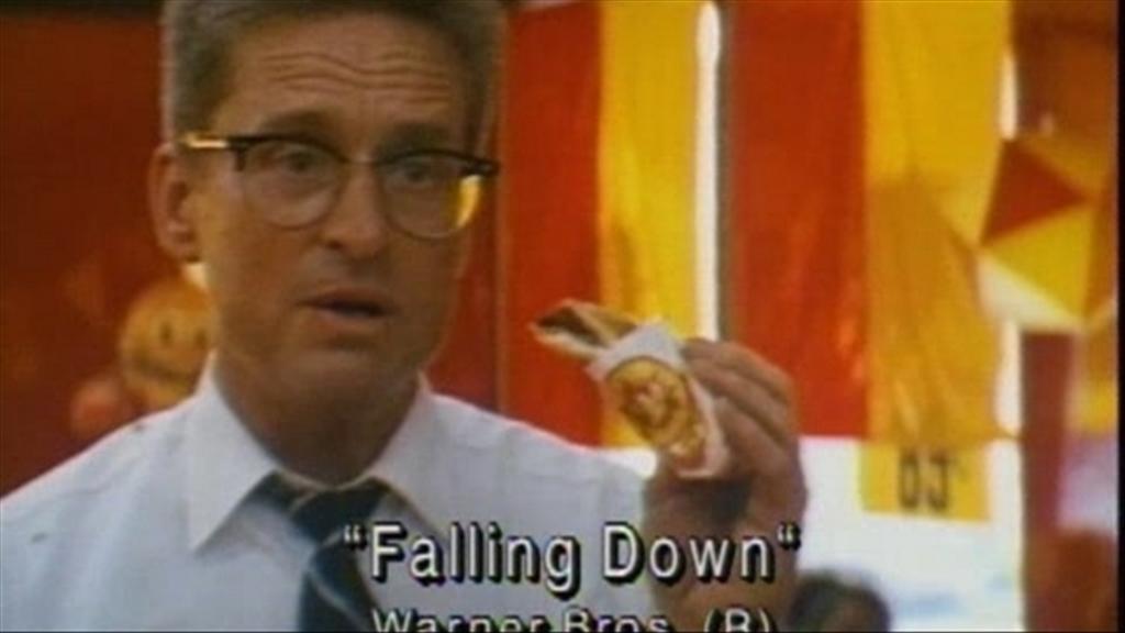 pantincho's tweet photo. @badassbread1  ouuu,me acorde de  la película Falling Down ,  ese tuvo un día de furia como se diría en  😓��� https://t.co/9ol6pWTF9a