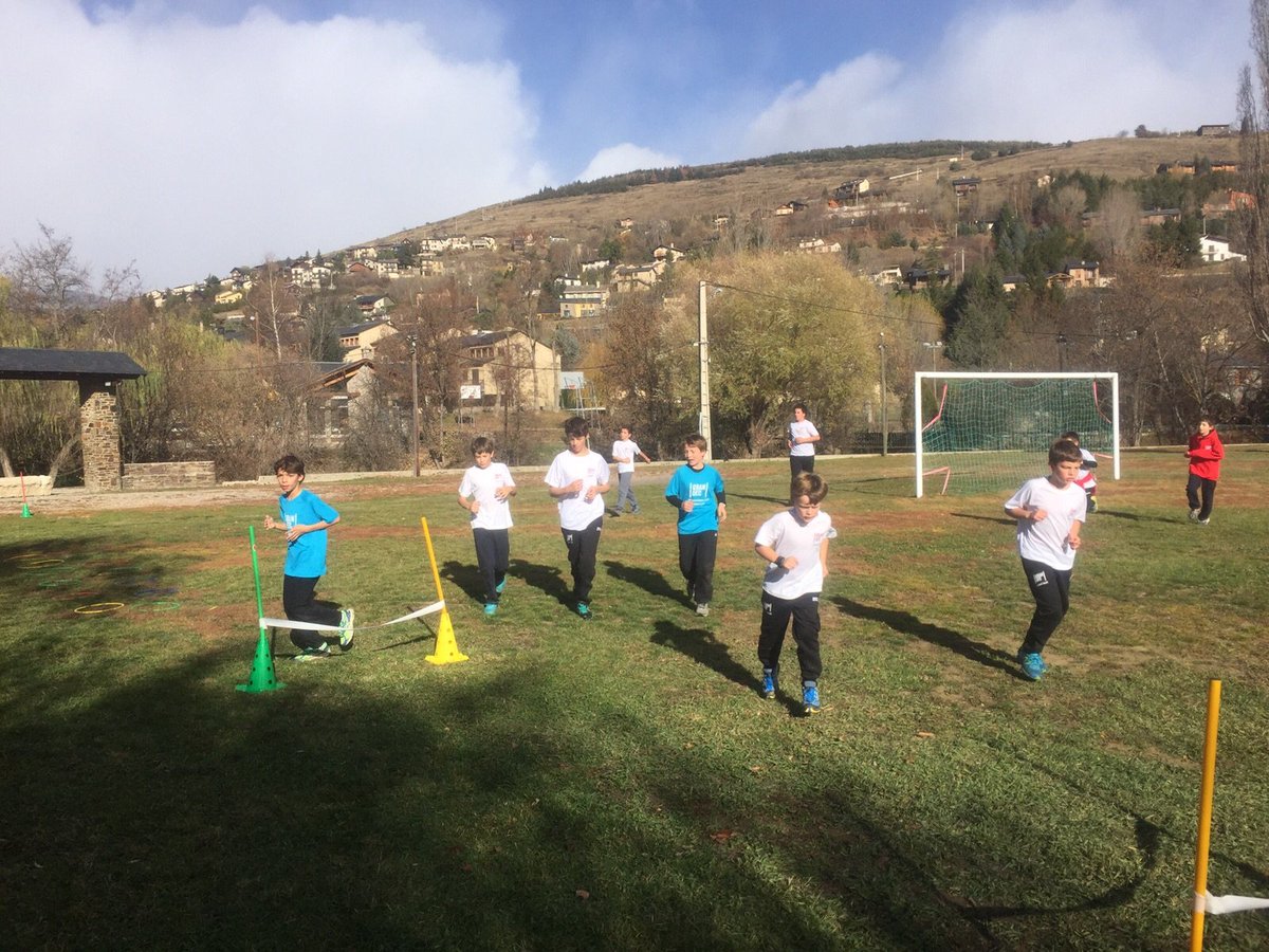 granuec's tweet photo. Pretemporada15.16 #last day @fceh_cat @UFECcat @UecMataro @EL9NOU_VOr @SalomonWinterES #snowinvocation @grandvalira https://t.co/6ZCAENX1BH