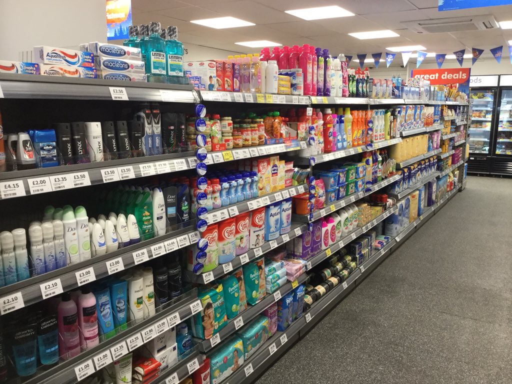 JohnAtOneStop's tweet photo. Store looking fantastic, well done to all of the team in Healey Rd, Scunthorpe. Customers loving the deals. https://t.co/qTGayxjaDl