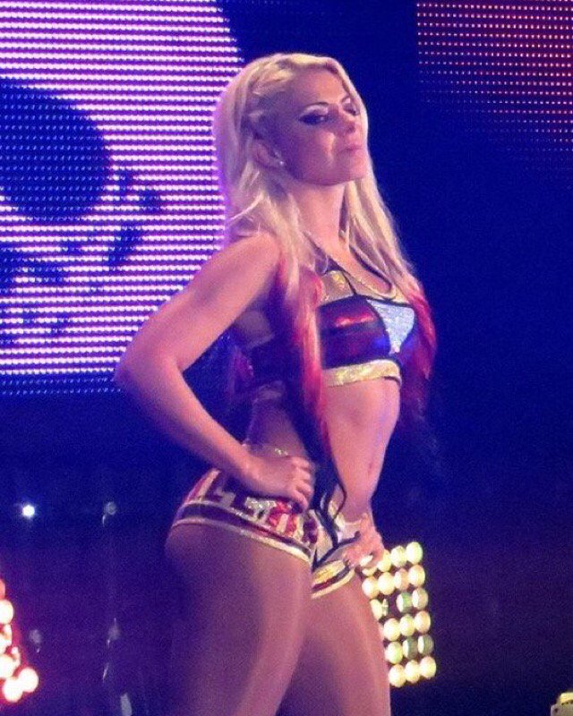 AlexaBliss_WWE's tweet photo. #BAMFactor #BlakeAlexaMurphyFactor #SmallButFIERCE https://t.co/GYS6xTUXtw