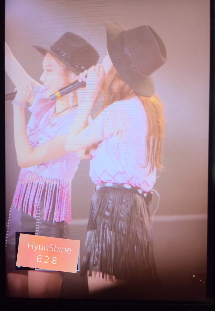 [PIC][21/22-11-2015]Hình ảnh mới nhất từ "GIRLS' GENERATION 4th TOUR – Phantasia – in SEOUL" của SNSD  - Page 8 CUVlNPOU8AAG90r