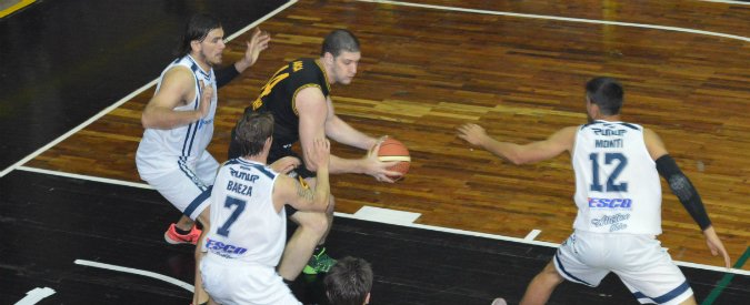 <a href="/CapuchinosCdia/">Capuchinos Concordia</a> terminó con la imbatibilidad de <a href="/atleticotala/">atletico Tala</a> en el @basquetfederal 
entreriosbasquet.com/front/noticia_…