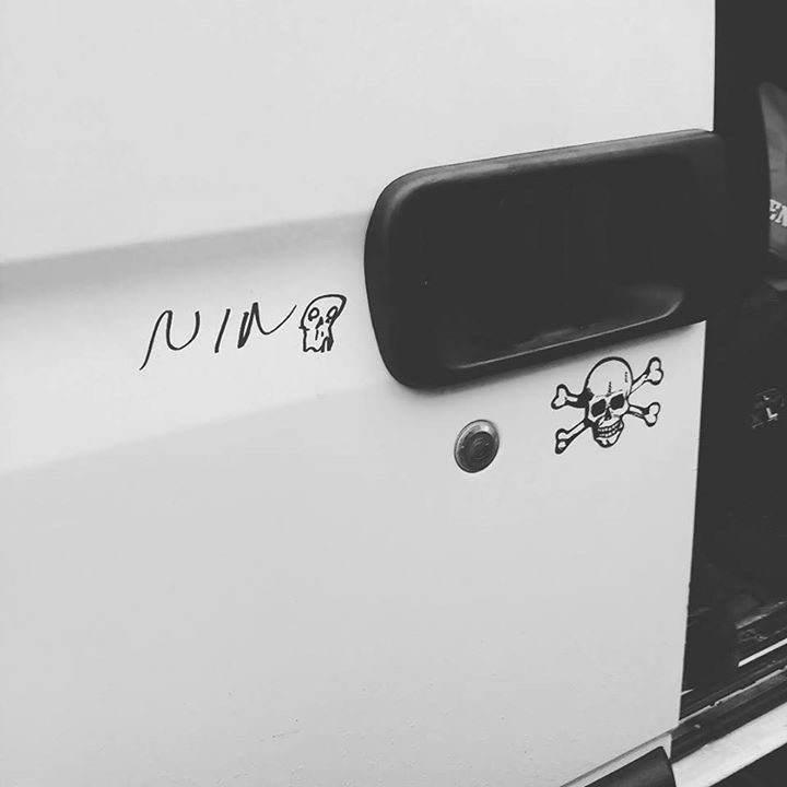 the_brokendolls's tweet image. #thebrokendolls #pernodelrock #brokenvan by nicolatprimo ift.tt/1PFUDSn