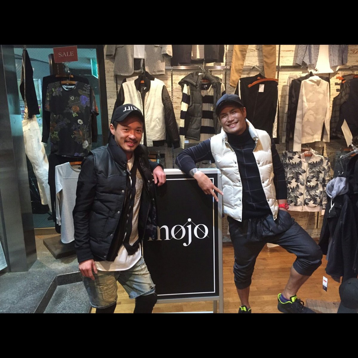 マサカリ金太郎 Kintarou Masakari 仕事帰りにスポンサーしてくれてるアメ村のmojoに行ってきた いっぱい新作入荷してて格好いい服揃ってたから皆行ってみて下さい オーナーの龍三君もむちゃおもろいええ人です T Co Unttemyme8 Twitter マサカリ金太郎 Kintarou Masakari 仕事帰りにスポンサーしてくれてるアメ村のmojoに行ってきた いっぱい新作入荷してて格好いい服揃ってたから皆行ってみて下さい オーナーの龍三君もむちゃおもろいええ人です T Co Unttemyme8 Twitter