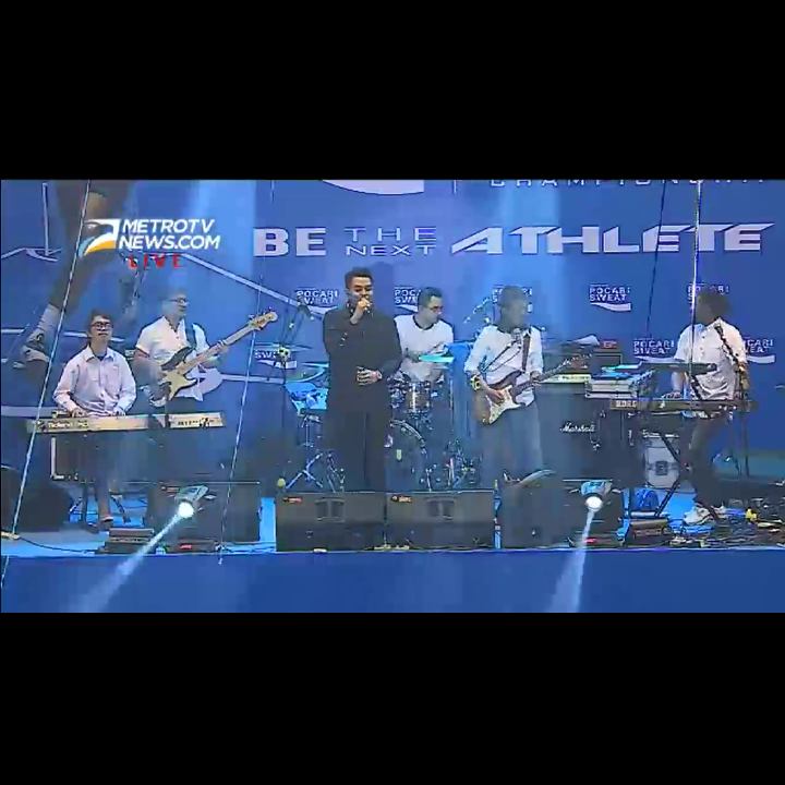 shafirsty's tweet photo. @tulusm @musiktulus streaming nih :) https://t.co/Xrpi6NVyeY