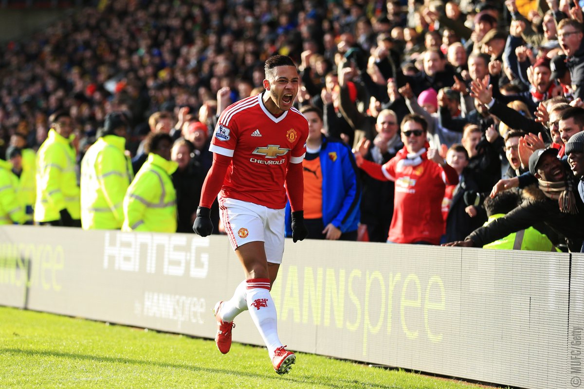 ManUtd's tweet photo. HT: Watford 0 #mufc 1. The Reds deservedly lead at the break thanks to a goal from @Memphis. https://t.co/qQAyk4YeNI