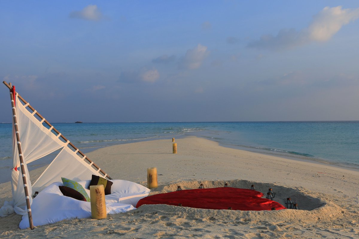 A gorgeous view and the two of you on a private sandbank - #RecreateRomance at #TajExotica