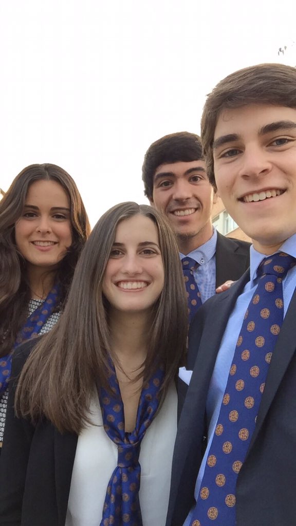 CMU_Isabel's tweet photo. Enhorabuena a nuestros finalistas!! @debate_isabel y a los vencedores @ESADE https://t.co/qj6hVod7Ys