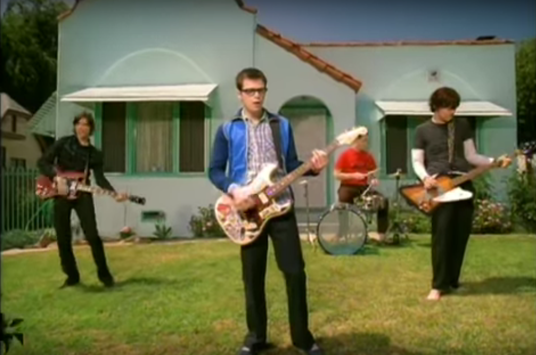 Pv Sound Apartment A Twitter Weezer ウィーザー Island In The Sun Pv は2種類あり 1つは結婚式でウィーザーがバンド演奏するバージョン もう1つはスパイク ジョーンズ監督の Https T Co 9bdfihmqcs Https T Co Bawznguonf