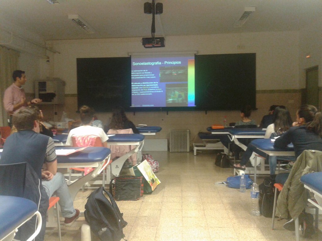 primfisio's tweet photo. Acompañamos con nuestros equipos a @jordireigfisio en seminario #electrolisis en #MasterDeporte @uchceu https://t.co/DRVaUVKYtI