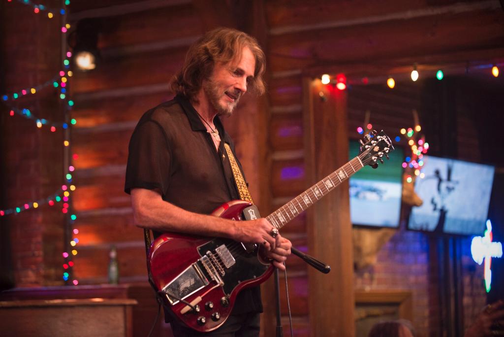 RickiMovie's tweet photo. RT if you had a poster of @RickSpringfield hanging on your bedroom wall! #RickiAndTheFlash https://t.co/5Nw8y7uske