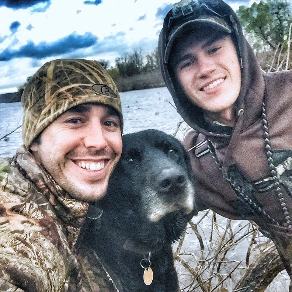 BackroadAnthem's tweet photo. OFF DAY n' Arkansas = Early mornings w/ @zhocker18 and our bud Sam 🐶 https://t.co/lablLQOL5W