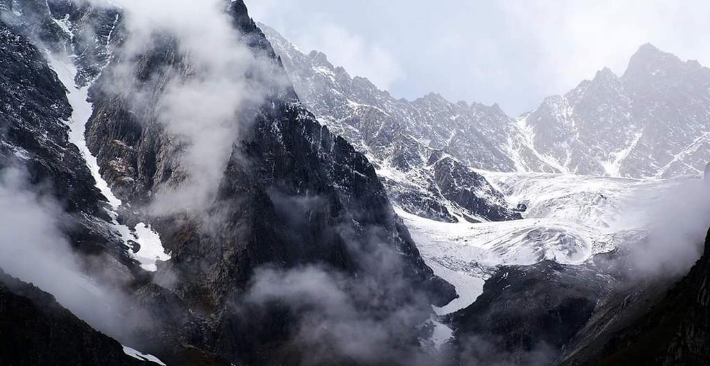 MONT5TEAM's tweet photo. #Naltar plateau is known for its view of Nanga Parbat - the killer mountain. #mont5 https://t.co/BCjw0tEVFz